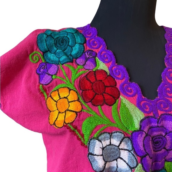 Embroidered Pink Floral V-Neck Top - Picture 7 of 14